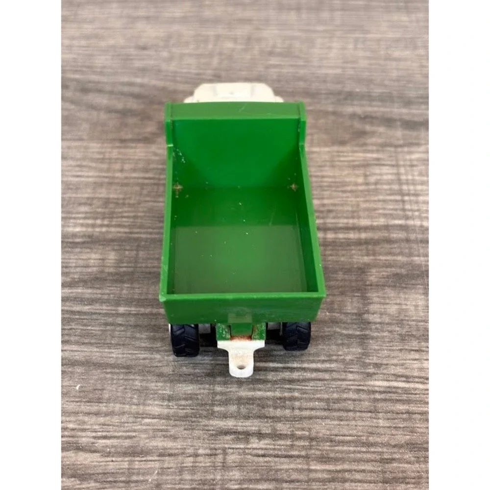 John Deere‎ Ertl White Green Diecast Dump Truck 1/64 Scale Toy J0520YL02